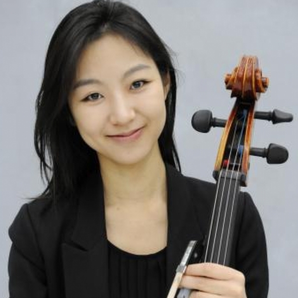 Jee Hee Kim<br><font size=1>(Violoncello)</font>